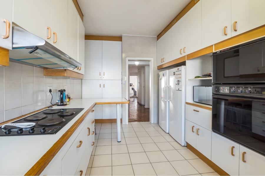 3 Bedroom Property for Sale in Sea Point Western Cape